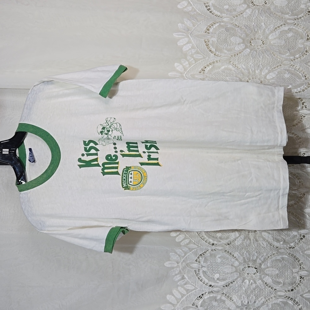 Vintage Mickeys Kiss Me I'm Irish Sneakers T-Shirt sz X-Large